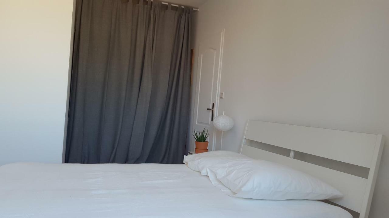 Maison Les Pins Aigues-Mortes Luaran gambar